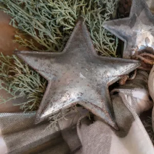 4.75 'Burnished Tin Star Ornament  Primitive Country Ornaments Crafts/Christmas Decor