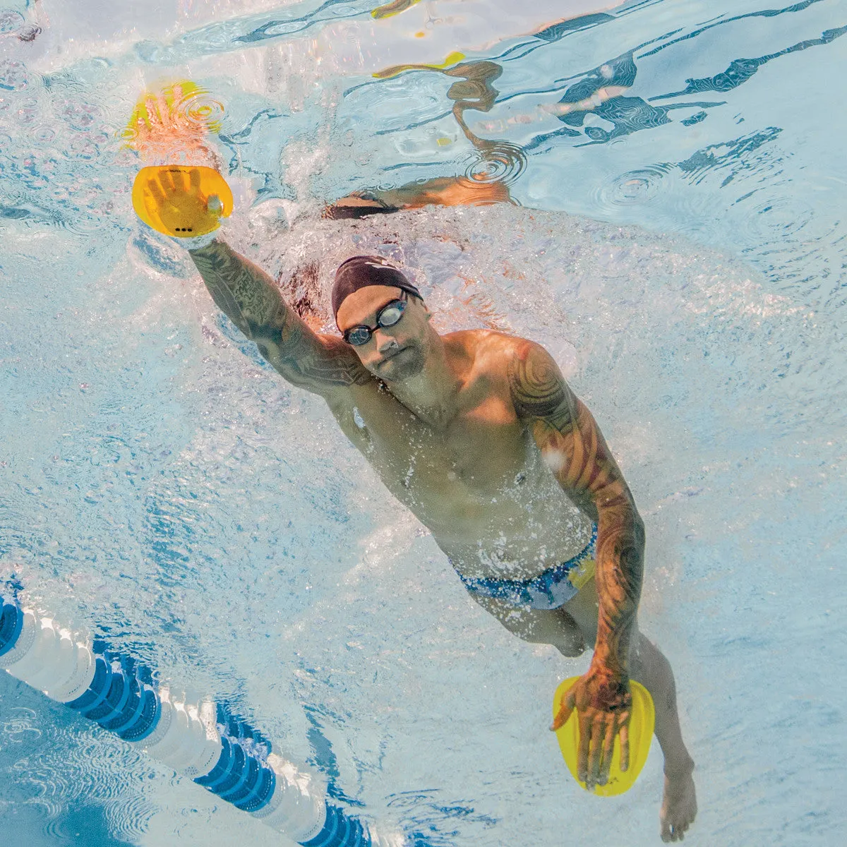 AGILITY PADDLES FLOATING