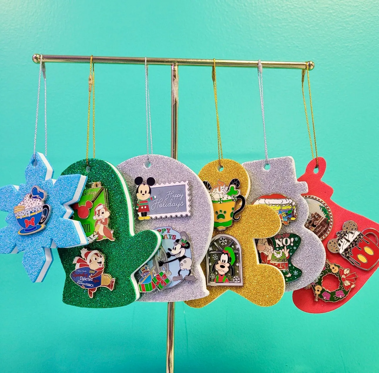 Seasonal PinFolio® Ornaments Set – Holiday Pin Displays | Set of 6