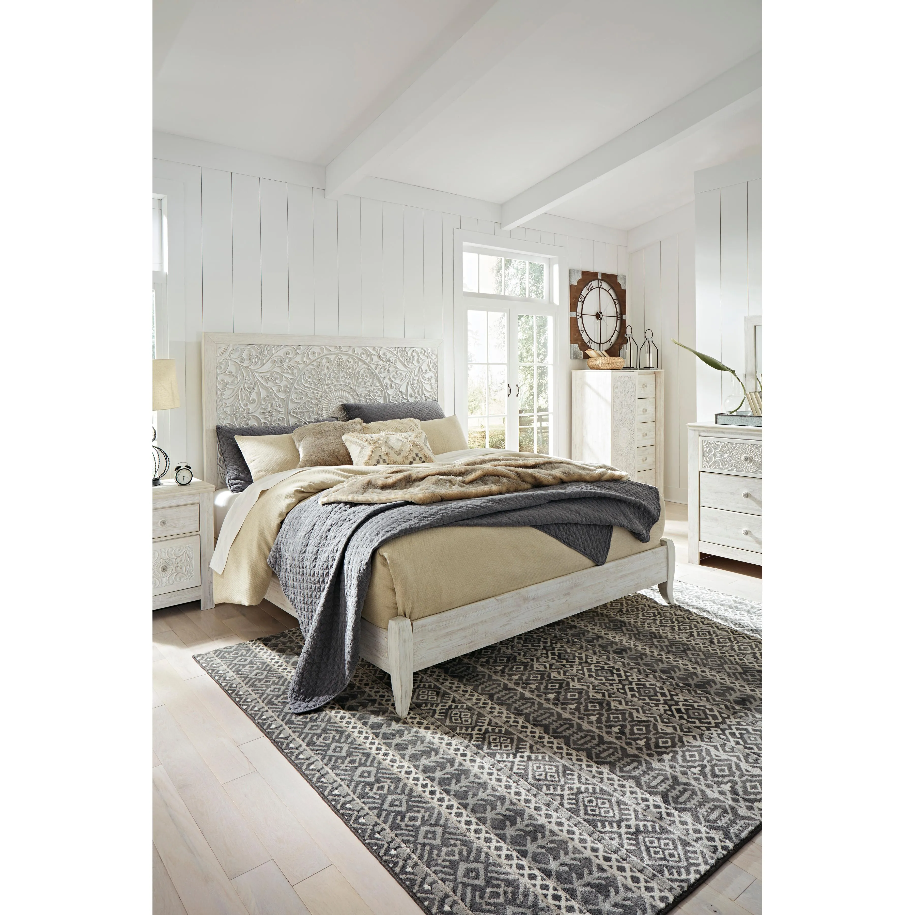 Signature Design by Ashley Paxberry King Panel Bed B181-58/B181-56