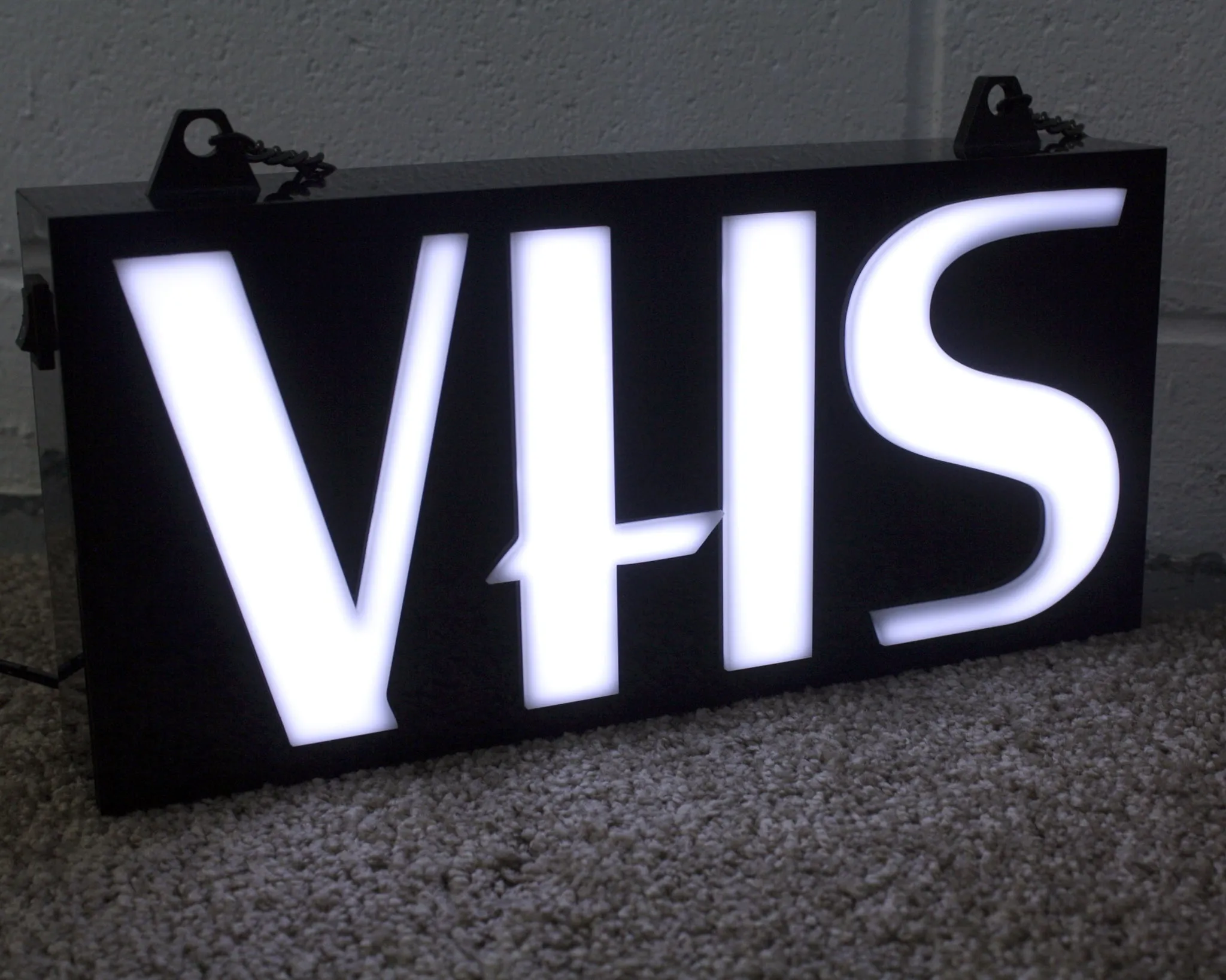 VHS LIGHT-UP SIGN